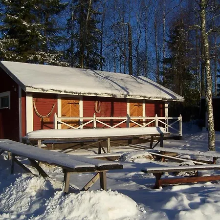 Feriegård Luomajaerven Hevoskievari