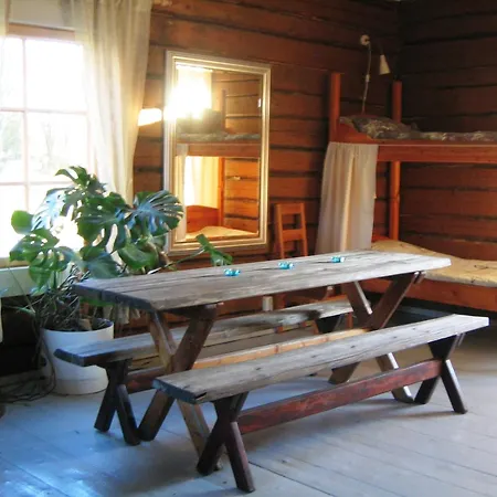 Luomajaerven Hevoskievari Feriegård *
