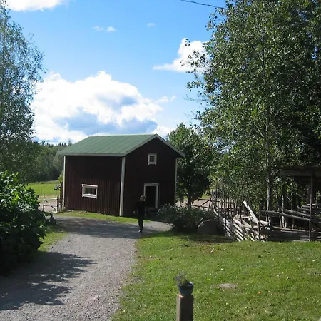 Feriegård Luomajaerven Hevoskievari *