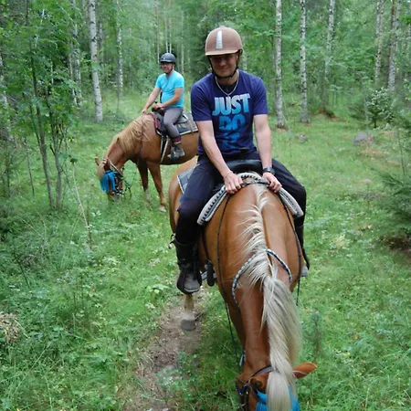 Luomajaerven Hevoskievari Фермерский дом *