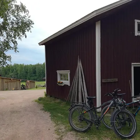 Luomajaerven Hevoskievari Feriegård