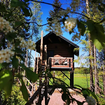 Feriegård Luomajaerven Hevoskievari