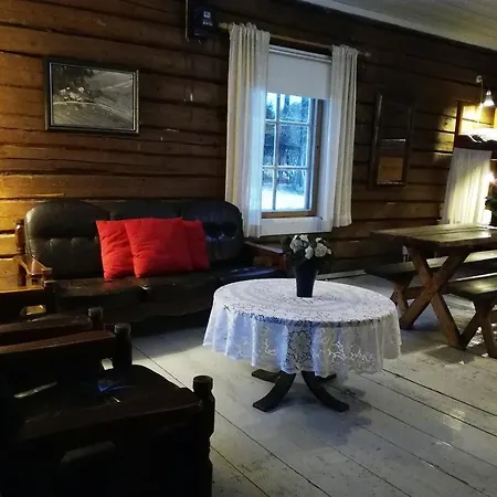 Luomajarven Hevoskievari * Karhoinen