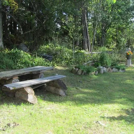 Luomajarven Hevoskievari Farm stay *